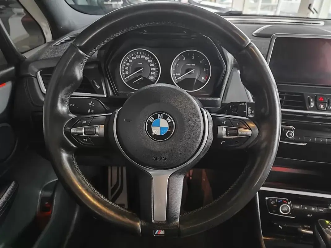 BMW 218 Gran Tourer 2015 - 17250 EUR, 190800 km - AUTO.MOTO.pt - 190800km - foto 23 de 35