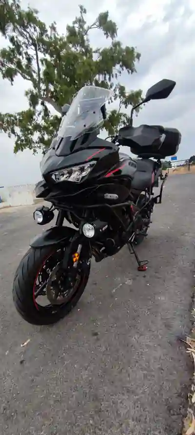 Kawasaki Versys 2024 - 7800 EUR, 8500 km - foto 5 de 6