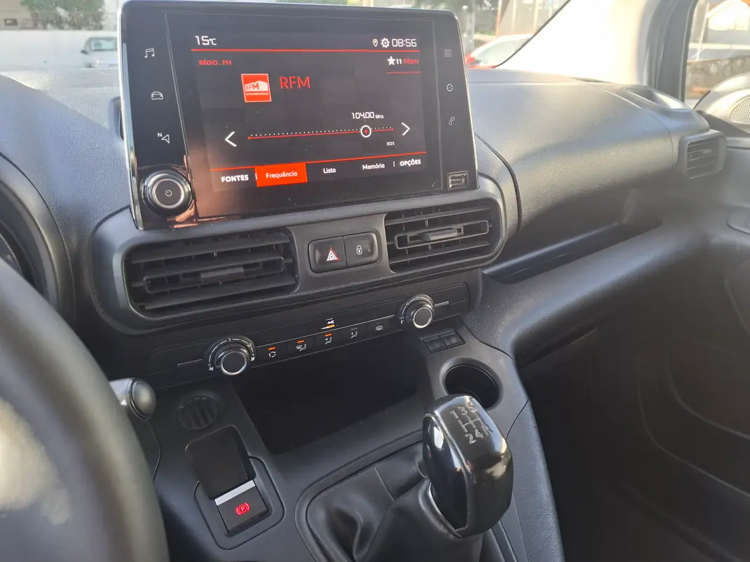 Citroën BERLINGO 3 LUGARES 2020 - 10250 EUR, 230000 km - AUTO.MOTO.pt - 230000km - foto 6 de 12