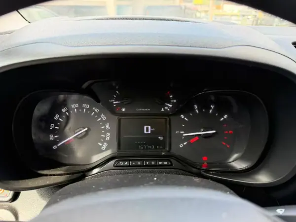Citroën BERLINGO VAN XL 1.5 BLUE HDI 3 LUGARES 2019 - 13300 EUR, 157000 km - AUTO.MOTO.pt - 157000km - foto 8 de 8