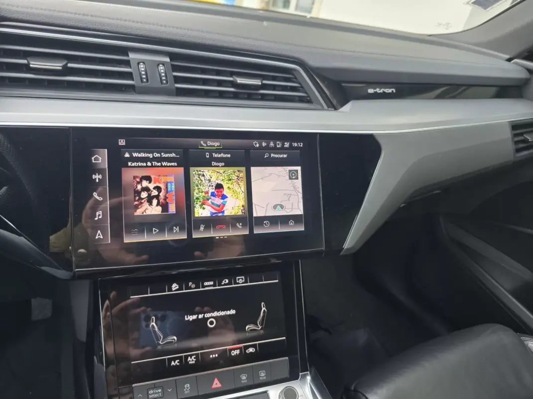 Audi e-tron 2022 - 31750 EUR, 115000 km - AUTO.MOTO.pt - 115000km - foto 59 de 73