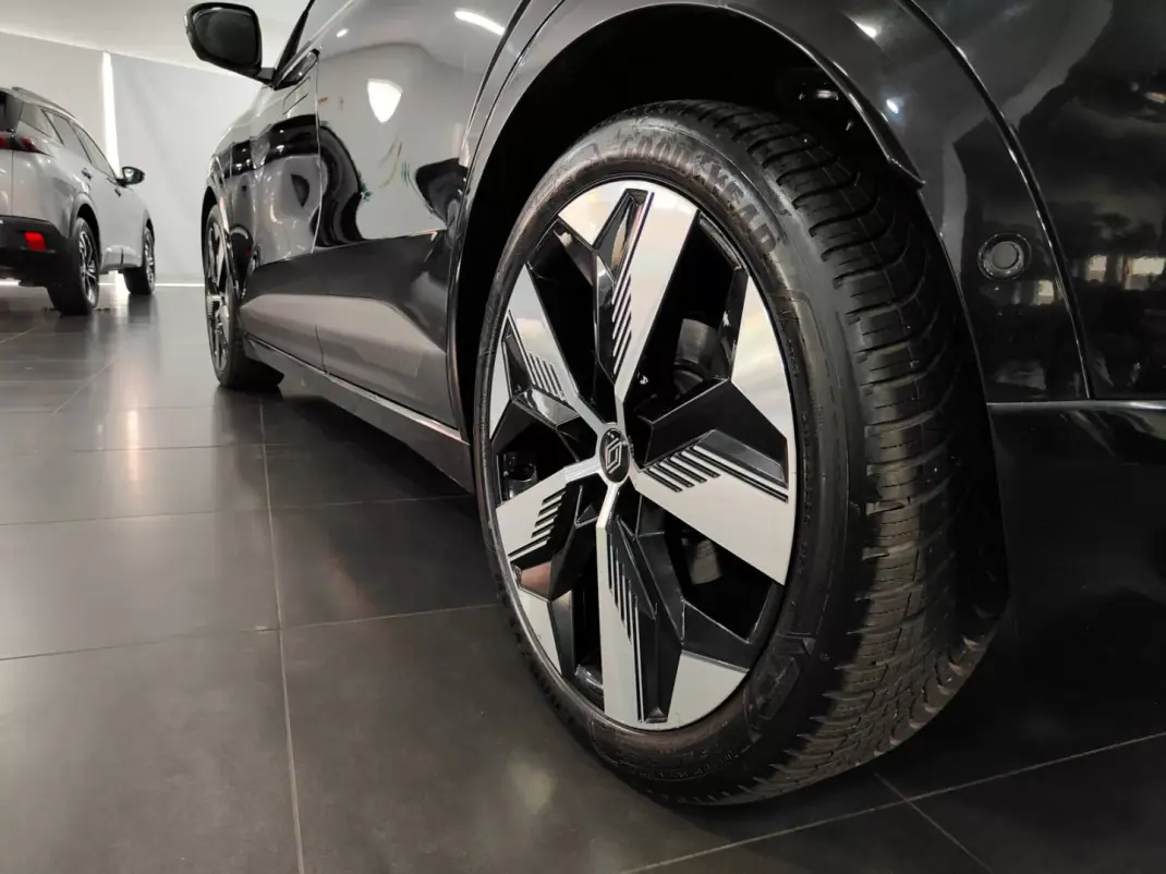 Renault Mégane E-Tech 2022 - 27990 EUR, 40000 km - AUTO.MOTO.pt - 40000km - foto 26 de 47