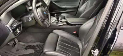 BMW 530e 2019 - 28499 EUR, 113000 km - AUTO.MOTO.pt - 113000km - foto 13 de 51