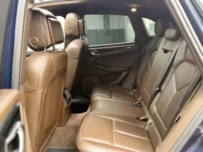 Porsche Macan 2015 - 34990 EUR, 200000 km - 200000km - foto 18 de 19