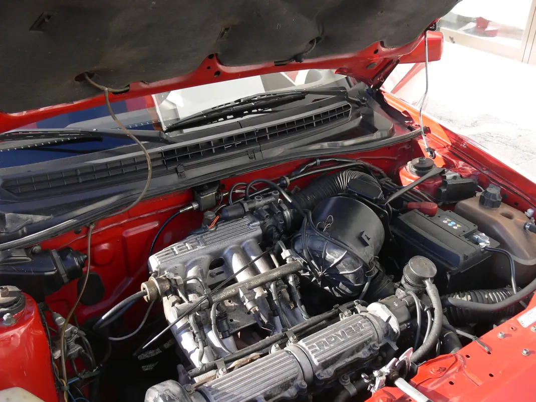 Rover 216 1990 - 2500 EUR, 175000 km - AUTO.MOTO.pt - 175000km - foto 4 de 6