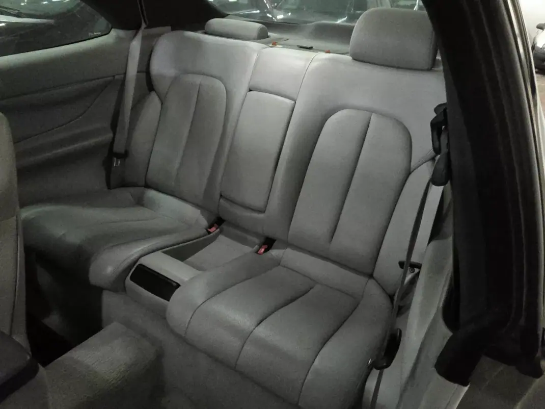Mercedes-Benz CLK 200 1998 - 6000 EUR, 217984 km - AUTO.MOTO.pt - 217984km - foto 9 de 18