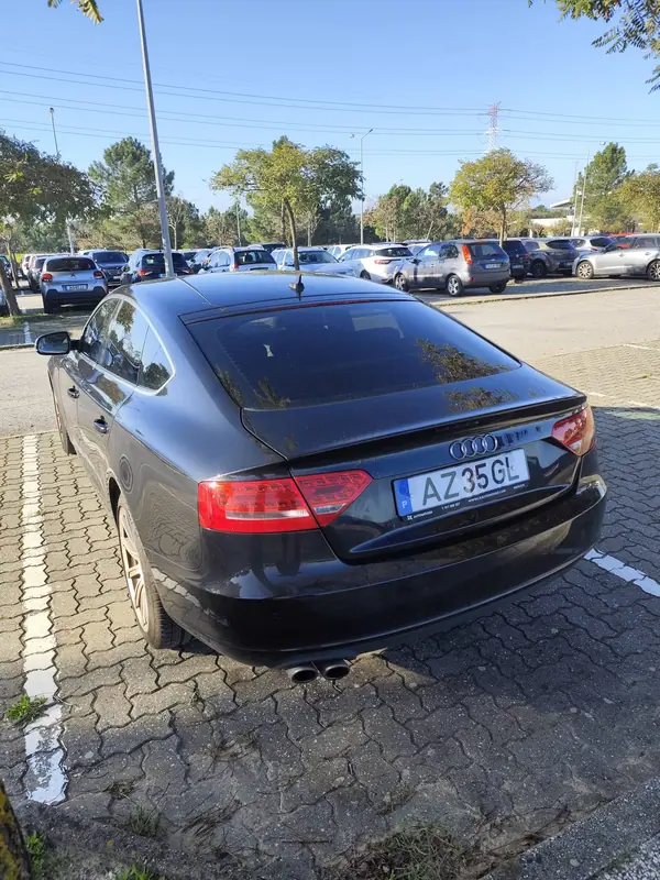 Audi A5 Sportback 2010 - 12900 EUR, 230000 km - AUTO.MOTO.pt - 230000km - foto 6 de 8