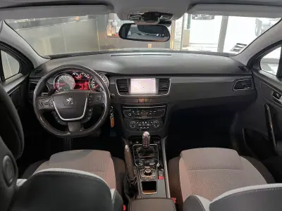 Peugeot 508 SW 2013 - 8900 EUR, 217279 km - AUTO.MOTO.pt - 217279km - foto 10 de 23