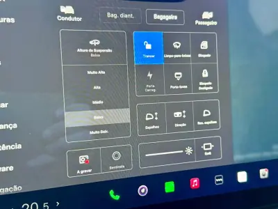 Tesla Model X 2023 - 81890 EUR, 49000 km - AUTO.MOTO.pt - 49000km - foto 34 de 47