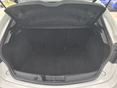 Alfa Romeo Giulietta 2011 - 9990 EUR, 177008 km - AUTO.MOTO.pt - 177008km - foto 12 de 18