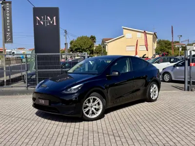 Tesla Model Y 2023 - 130000km