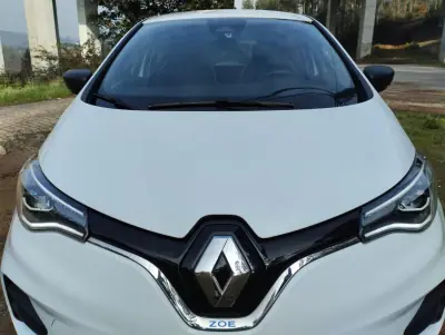Renault Zoe 2020 - 12950 EUR, 110000 km - AUTO.MOTO.pt - 110000km - foto 11 de 27