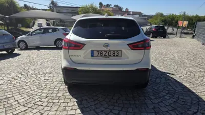 Nissan Qashqai 2019 - 18990 EUR, 110000 km - AUTO.MOTO.pt - 110000km - foto 7 de 31