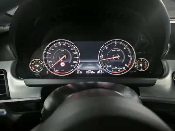 BMW 640 Gran Coupé 2015 - 26950 EUR, 232000 km - AUTO.MOTO.pt - 232000km - foto 32 de 47