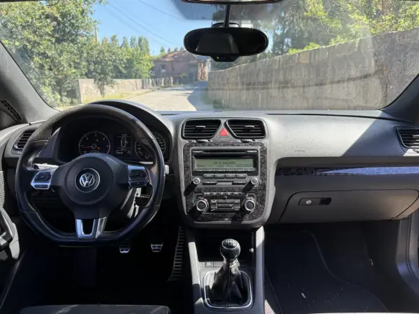 Volkswagen Scirocco 2010 - 11490 EUR, 199600 km - AUTO.MOTO.pt - 199600km - foto 10 de 12
