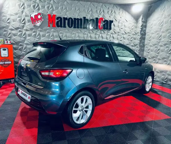 Renault Clio 2017 - 13990 EUR, 104061 km - AUTO.MOTO.pt - 104061km - foto 2 de 28