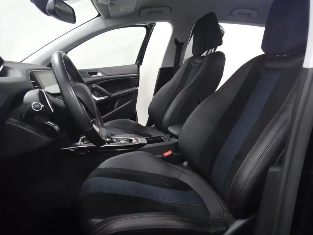Peugeot 308 2019 - 14900 EUR, 50000 km - AUTO.MOTO.pt - 50000km - foto 38 de 51