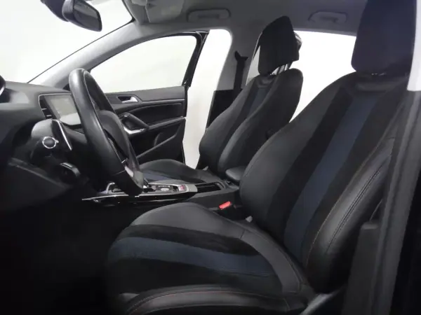 Peugeot 308 2019 - 14500 EUR, 50000 km - AUTO.MOTO.pt - 50000km - foto 38 de 51
