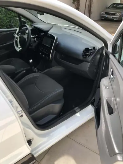 Renault Clio 2017 - 8900 EUR, 137000 km - 137000km - foto 22 de 27