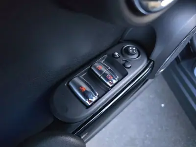 MINI 2024 - 20900 EUR, 50900 km - AUTO.MOTO.pt - 50900km - foto 34 de 35