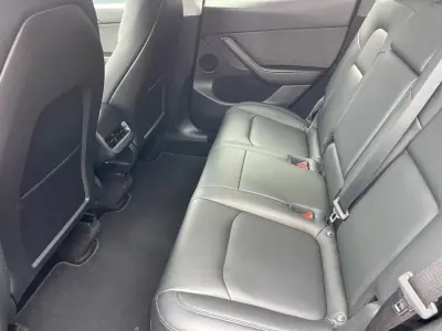 Tesla Model Y 2022 - 39900 EUR, 39000 km - 39000km - foto 11 de 11