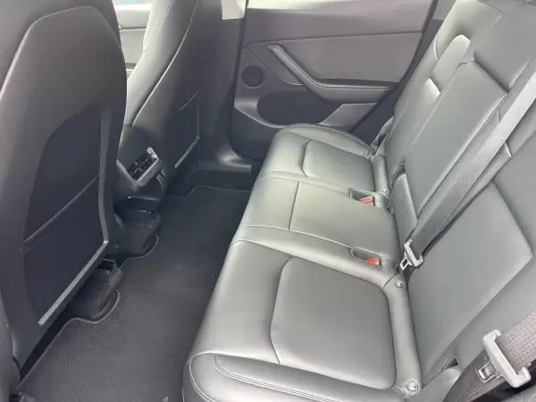 Tesla Model Y 2022 - 39900 EUR, 39000 km - 39000km - foto 11 de 11