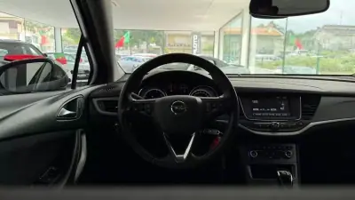 Opel Astra Sports Tourer 2019 - 10750 EUR, 156084 km - AUTO.MOTO.pt - 156084km - foto 17 de 26
