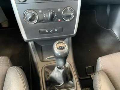 Mercedes-Benz A 180 2006 - 5950 EUR, 150000 km - AUTO.MOTO.pt - 150000km - foto 12 de 22