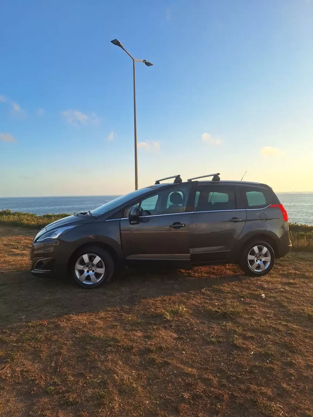 Peugeot 5008 2015 - 8490 EUR, 225000 km - 225000km - foto 5 de 10