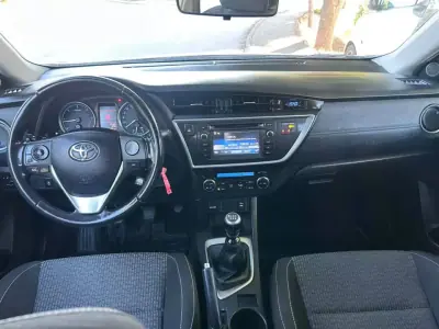 Toyota Auris 2014 - 12500 EUR, 152000 km - 152000km - foto 11 de 13