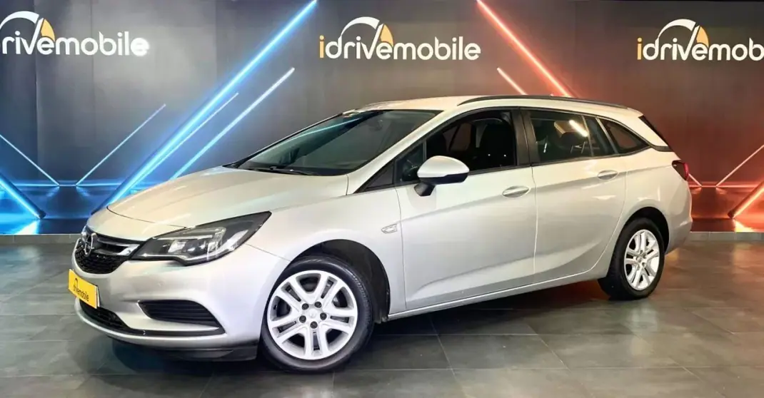 Opel Astra Sports Tourer 2018 - 8900 EUR, 209352 km - AUTO.MOTO.pt - 209352km - foto 16 de 22