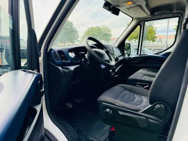 Iveco Daily 2019 - 23500 EUR, 190000 km - AUTO.MOTO.pt - 190000km - foto 12 de 23