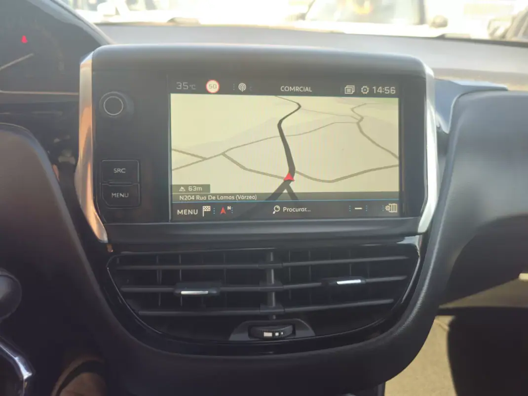 Peugeot 208 2019 - 10500 EUR, 68495 km - 68495km - foto 10 de 13
