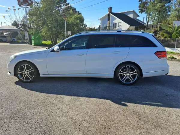 Mercedes-Benz E 220 2014 - 18900 EUR, 213445 km - AUTO.MOTO.pt - 213445km - foto 13 de 46