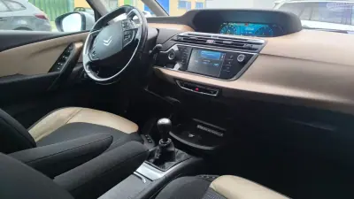Citroën C4 Grand Picasso 2015 - 10900 EUR, 175000 km - AUTO.MOTO.pt - 175000km - foto 7 de 20