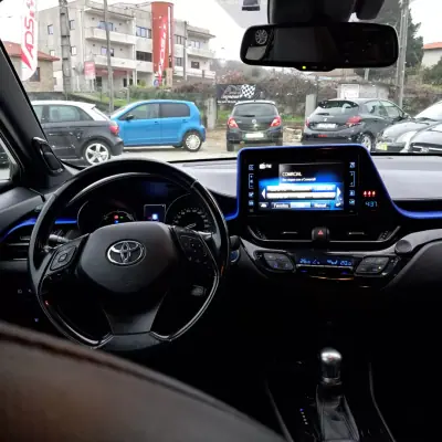 Toyota C-HR 2017 - 17450 EUR, 165400 km - AUTO.MOTO.pt - 165400km - foto 10 de 15