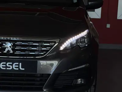 Peugeot 308 SW 2018 - 14990 EUR, 124838 km - AUTO.MOTO.pt - 124838km - foto 4 de 21