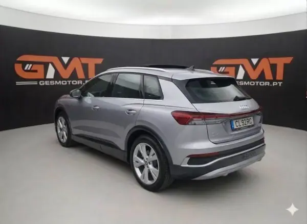 Audi Q4 e-tron 45 82 kWh 2025 Elétrico — 14 896 km Audi Q4 e-tron 45 82 kWh 2025 Elétrico