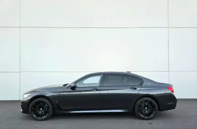 BMW 740 2017 - 35900 EUR, 125000 km - AUTO.MOTO.pt - 125000km - foto 8 de 54