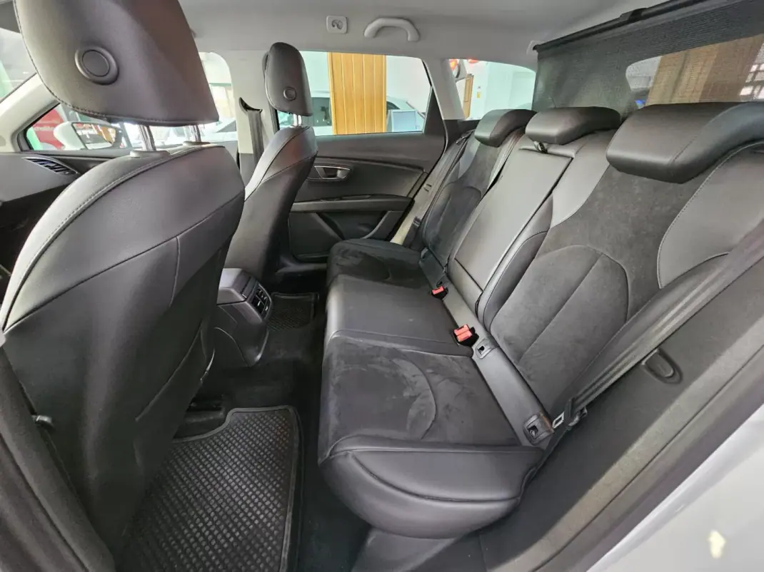 SEAT Leon ST 2015 - 16300 EUR, 51171 km - AUTO.MOTO.pt - 51171km - foto 12 de 20