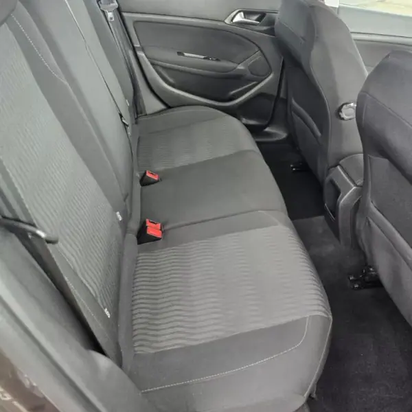 Peugeot 308 SW 2015 - 10250 EUR, 196270 km - AUTO.MOTO.pt - 196270km - foto 13 de 15