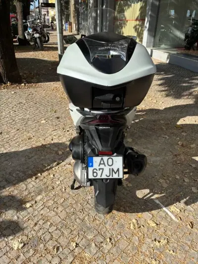 Honda Forza 350 2018 - 4100 EUR, 13172 km - foto 5 de 18