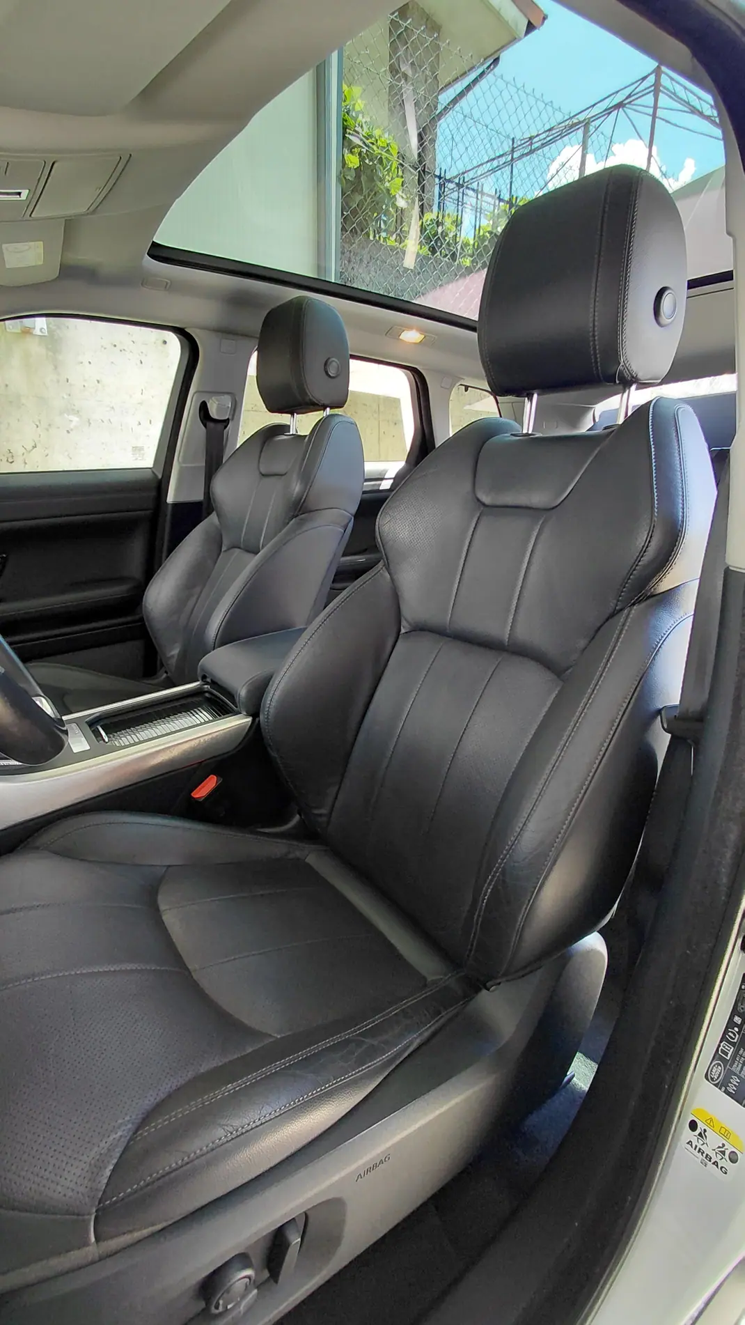 Land Rover Range Rover Evoque 2017 - 22000 EUR, 118000 km - AUTO.MOTO.pt - 118000km - foto 4 de 7