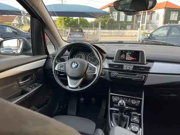 BMW 218 Gran Tourer 2016 - 15950 EUR, 200000 km - AUTO.MOTO.pt - 200000km - foto 11 de 51