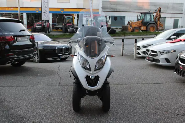 Piaggio MP3 Three Wheeler 250 2017 - 4500 EUR, 22286 km - AUTO.MOTO.pt - 22286km - foto 11 de 11