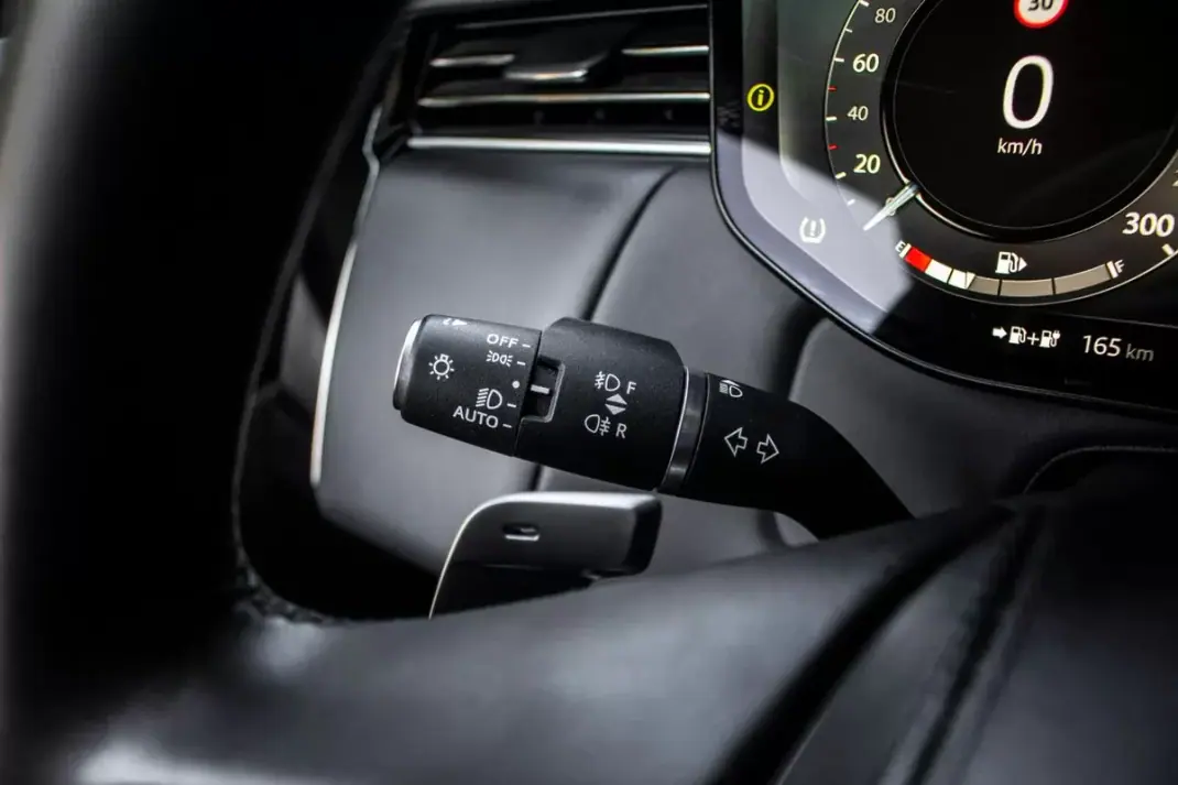 Land Rover Range Rover Sport 2023 - 83990 EUR, 131215 km - AUTO.MOTO.pt - 131215km - foto 16 de 46