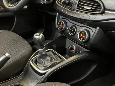 Fiat Tipo Station Wagon 2017 - 9490 EUR, 120000 km - AUTO.MOTO.pt - 120000km - foto 21 de 30