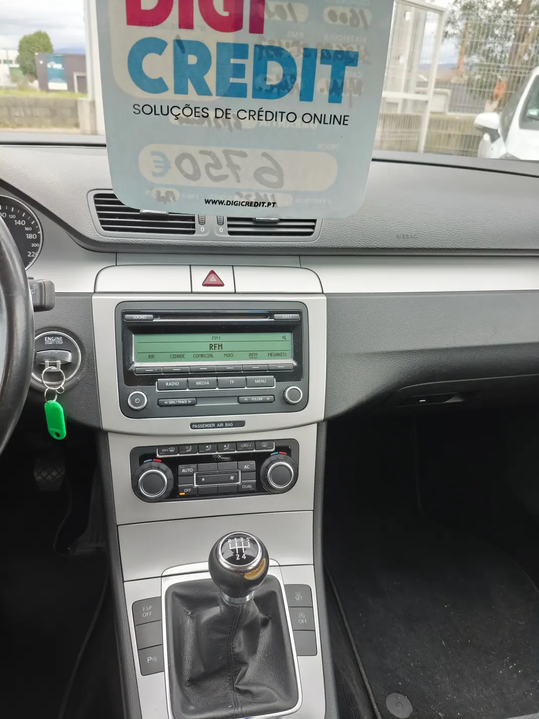 Volkswagen Passat Variant 2010 - 6750 EUR, 281500 km - AUTO.MOTO.pt - 281500km - foto 10 de 11