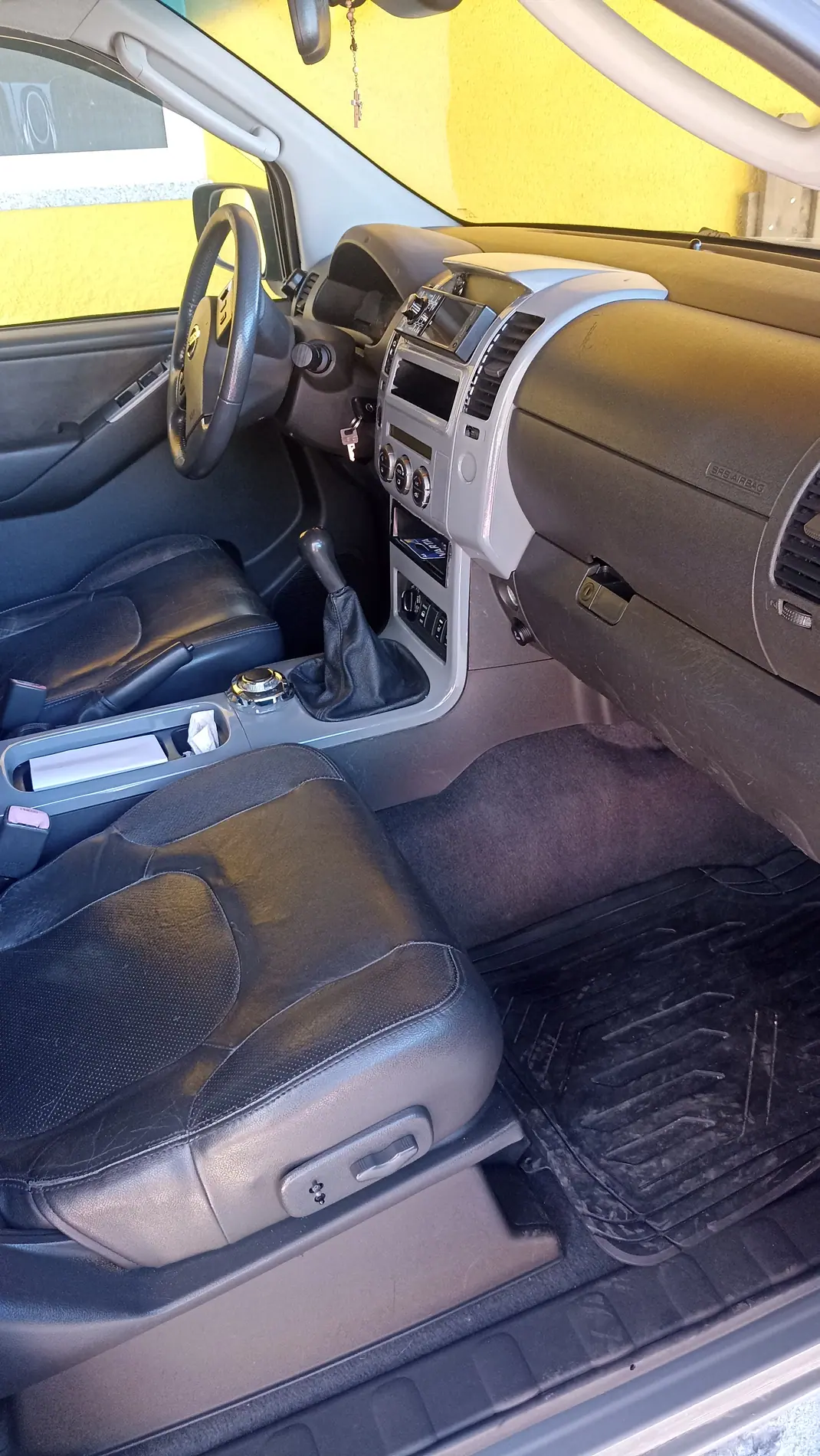Nissan Navara 2005 - 13000 EUR, 293000 km - AUTO.MOTO.pt - 293000km - foto 10 de 14