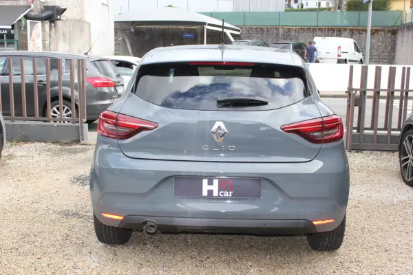 Renault Clio 2022 - 14750 EUR, 96500 km - AUTO.MOTO.pt - 96500km - foto 6 de 22